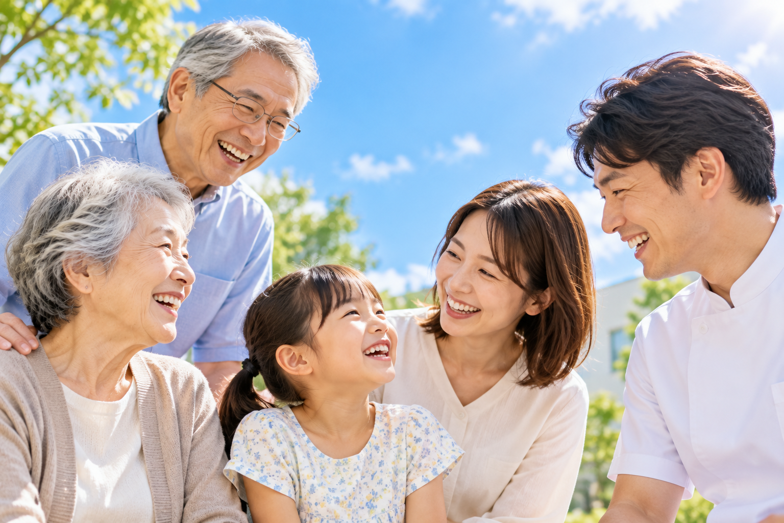 青空のもと、世代を越えて笑顔で向き合う人々